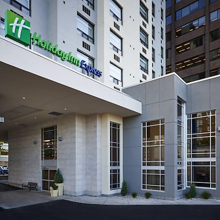 Holiday Inn Express Windsor Waterfront By Ihg Exterior foto