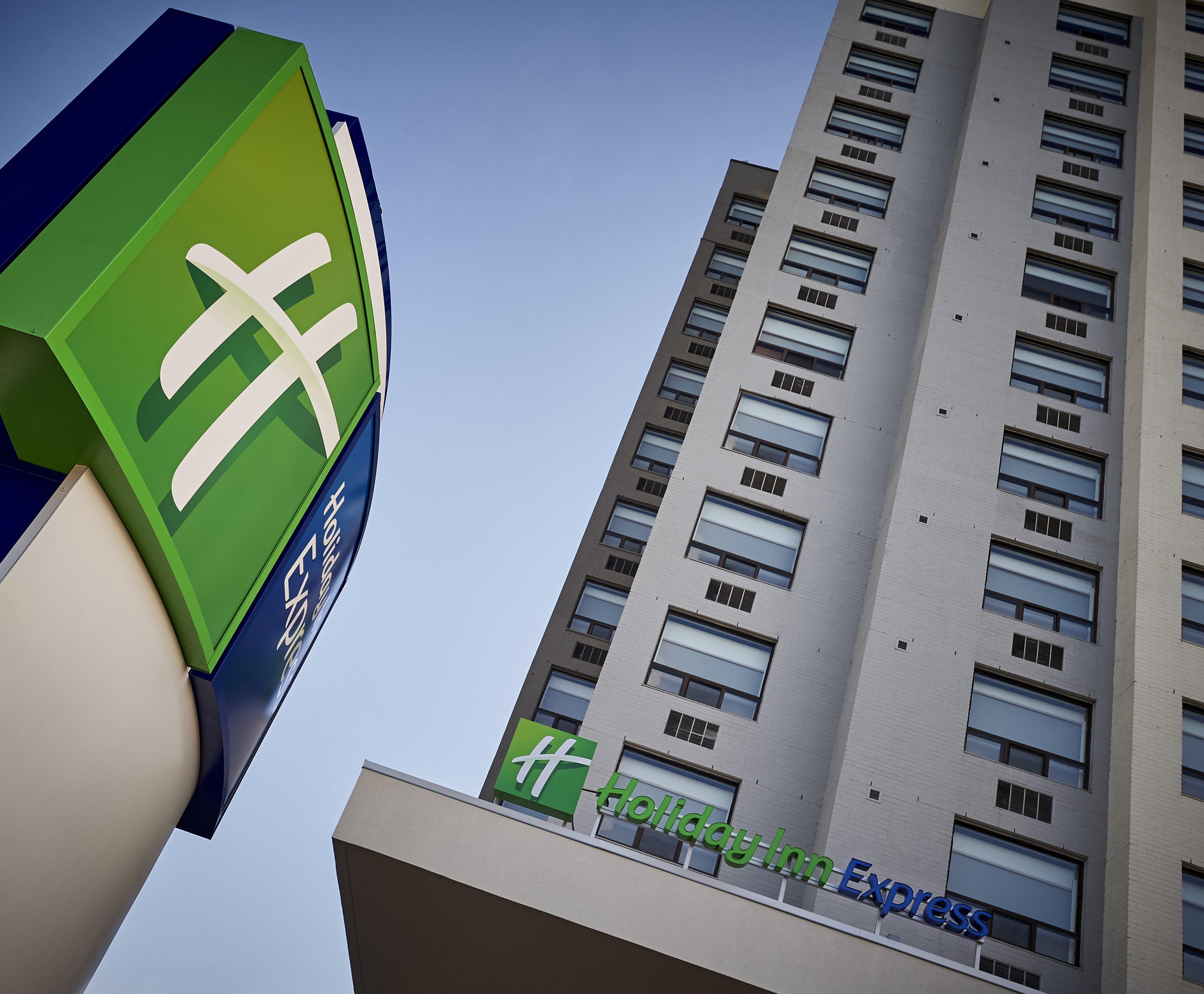Holiday Inn Express Windsor Waterfront By Ihg Exterior foto