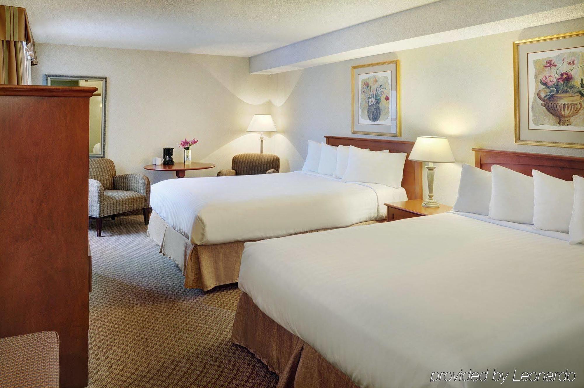 Holiday Inn Express Windsor Waterfront By Ihg Exterior foto